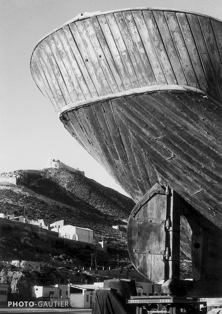 Agadir bateau port casbah carénage gouvernail planches bois casbah réparation