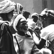 Conversation au souk